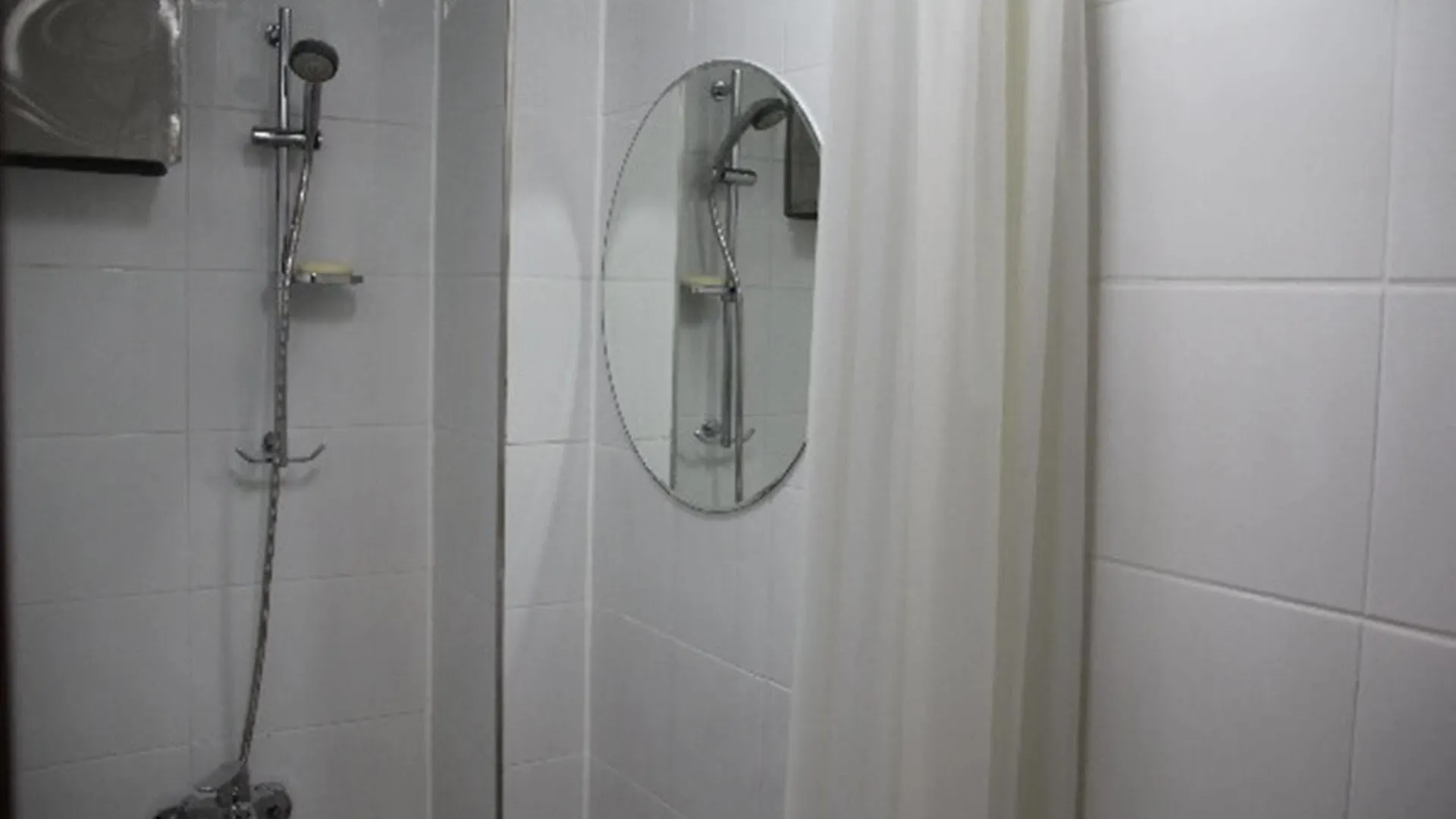 Hyu+ Guest House - Hostel 釜山広域市 ホテル