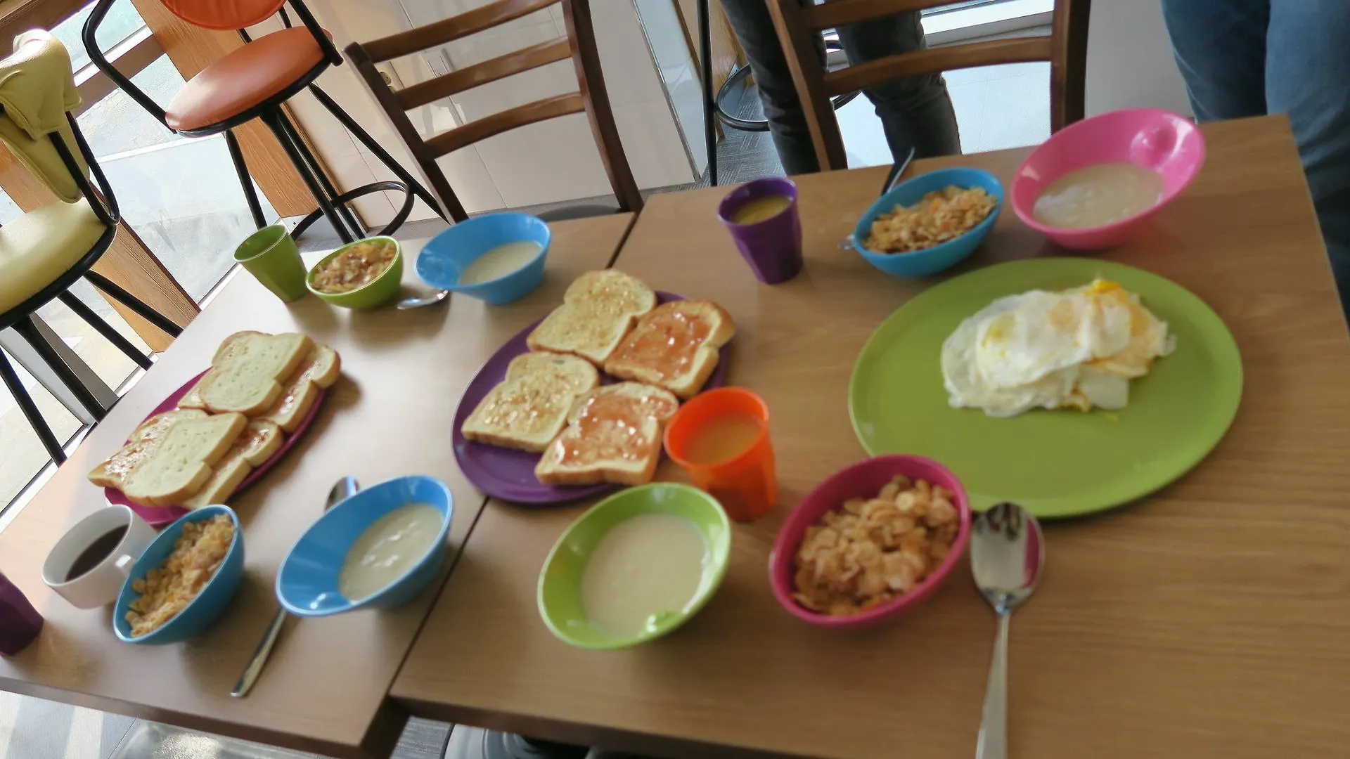 Hyu+ Guest House - Hostel 釜山広域市 2*,  韓国