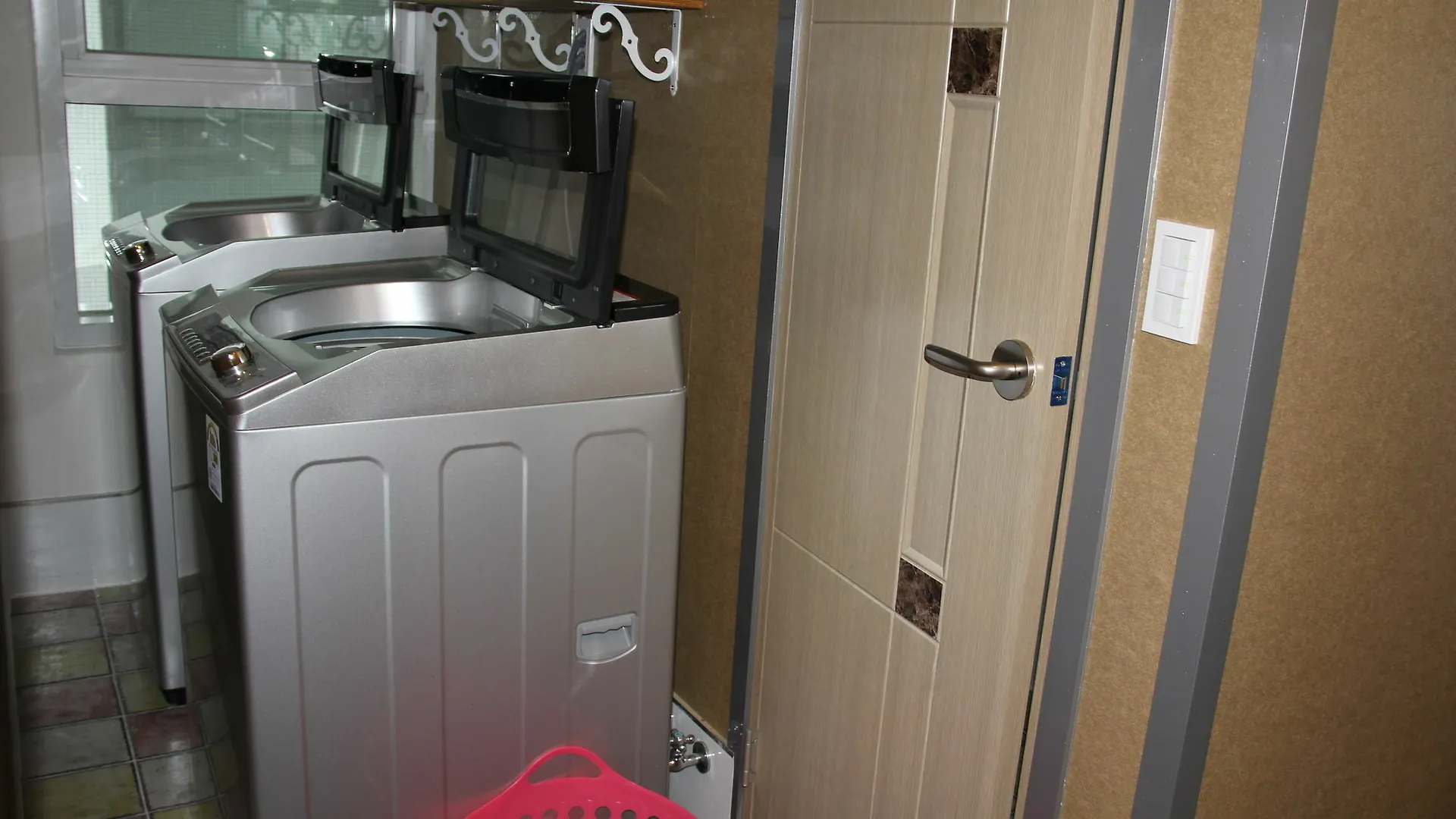 Hotel Hyu+ Guest House - Hostel Busan